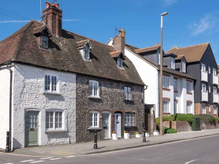 How Buying Agents Access Off-Market Homes in West Sussex 